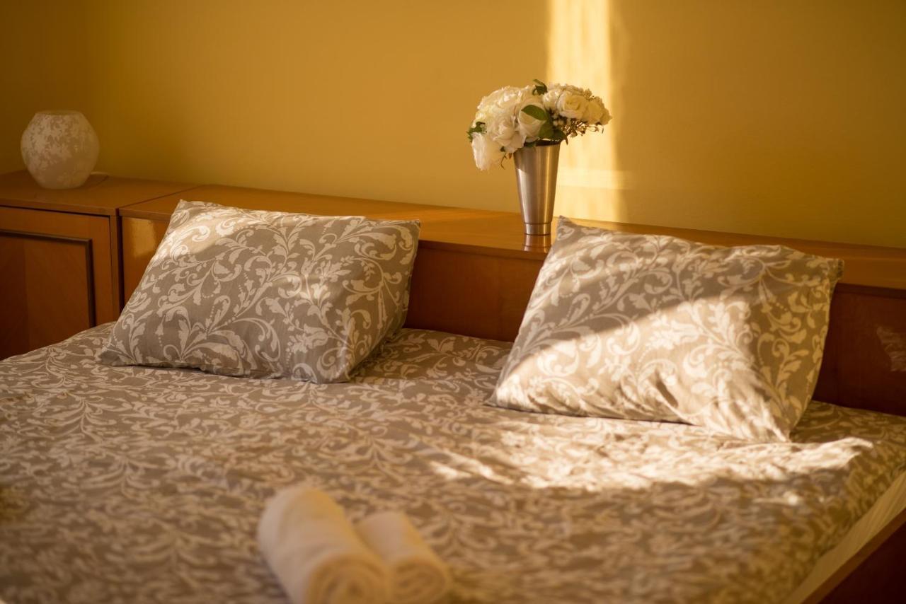 Holiday Home Nives ติวัต ภายนอก รูปภาพ