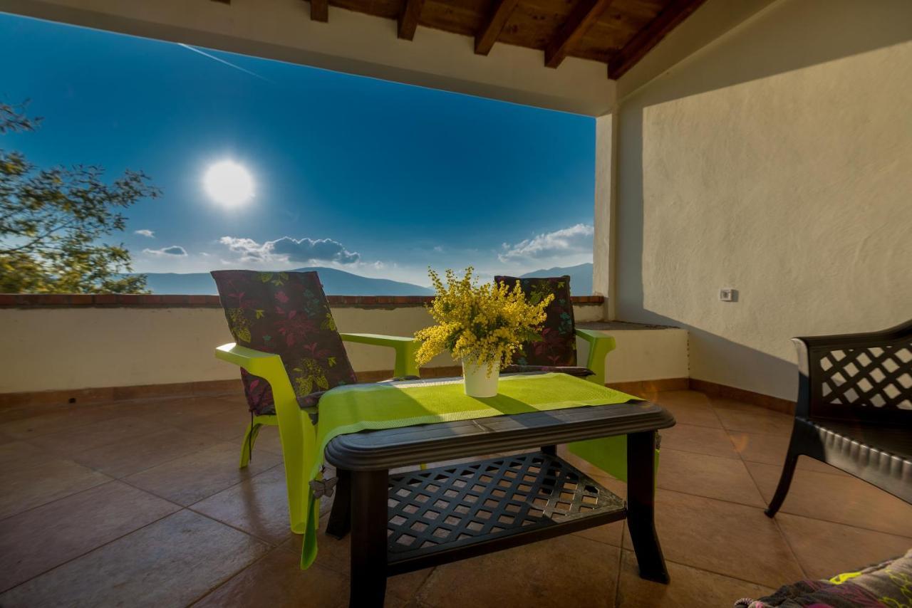 Holiday Home Nives ติวัต ภายนอก รูปภาพ