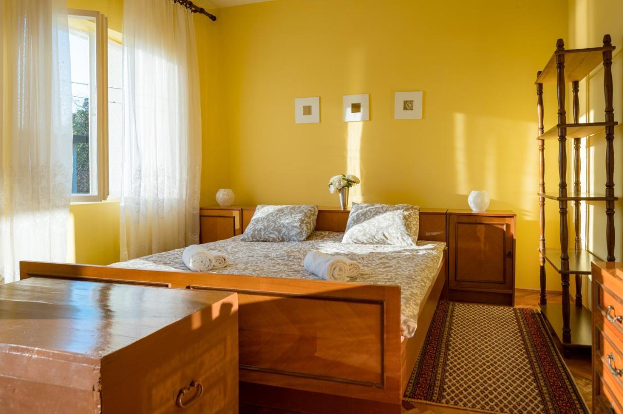 Holiday Home Nives ติวัต ภายนอก รูปภาพ