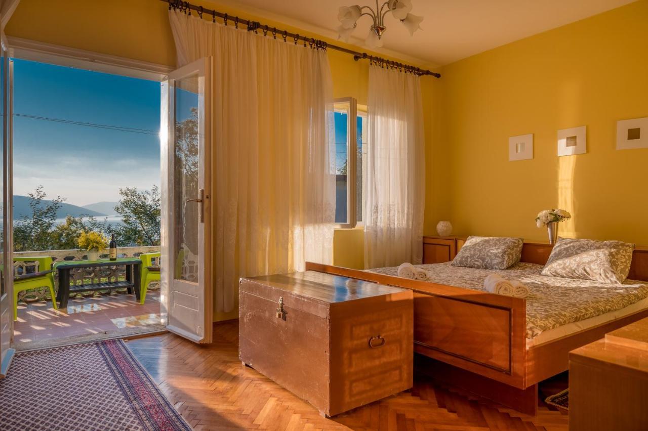 Holiday Home Nives ติวัต ภายนอก รูปภาพ